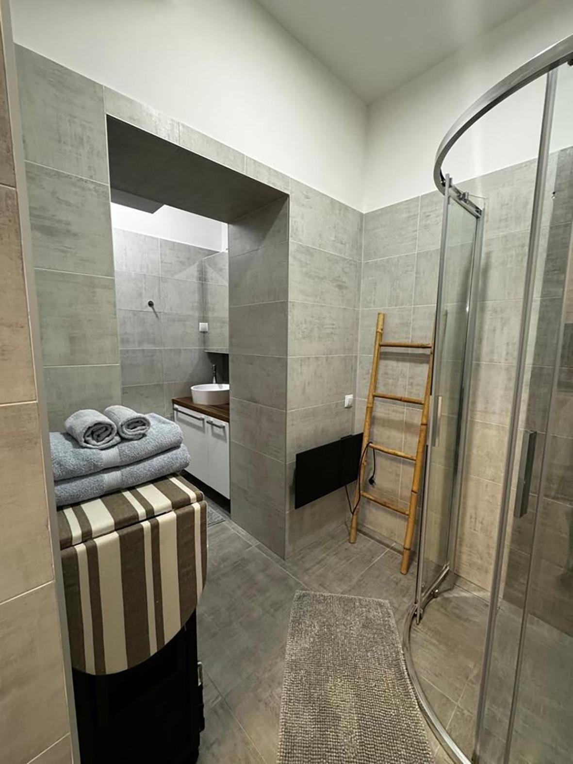 Hosoek Tornya Apartman 코세그 외부 사진